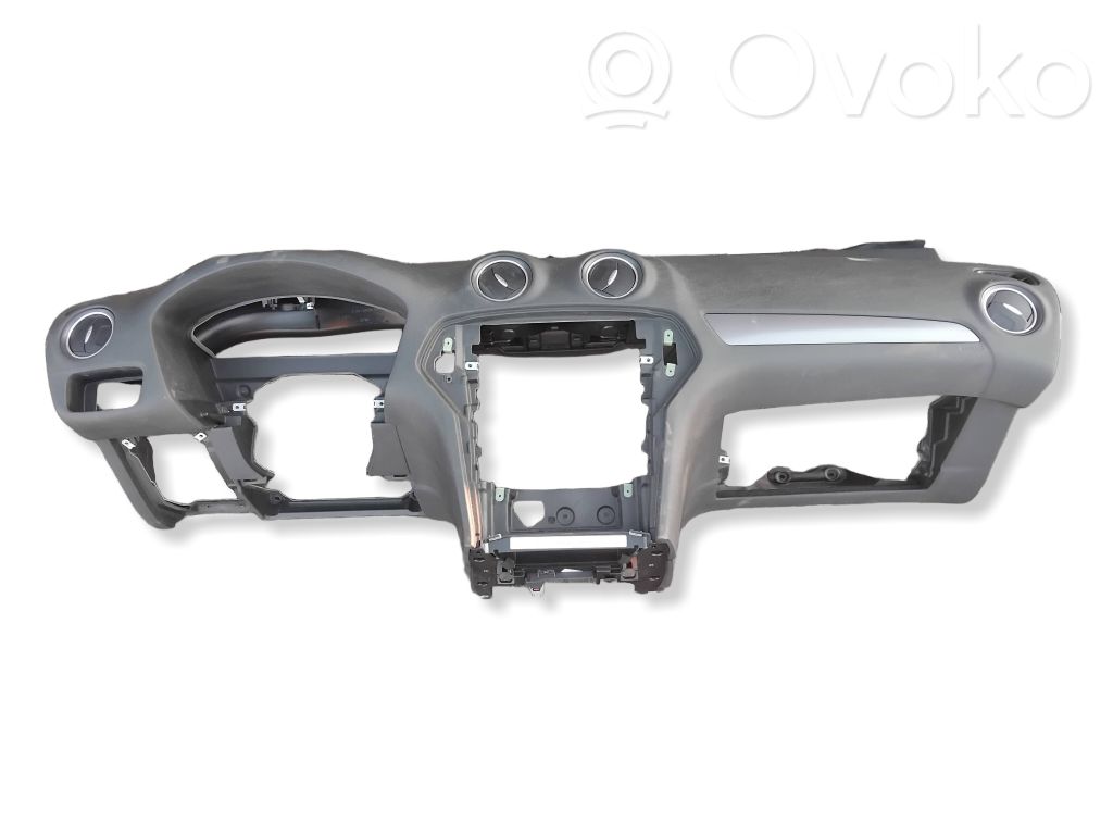 Ford Mondeo MK IV Panelė 