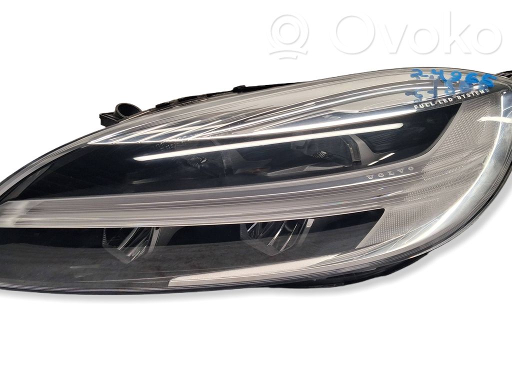 Volvo V40 Lampa przednia 