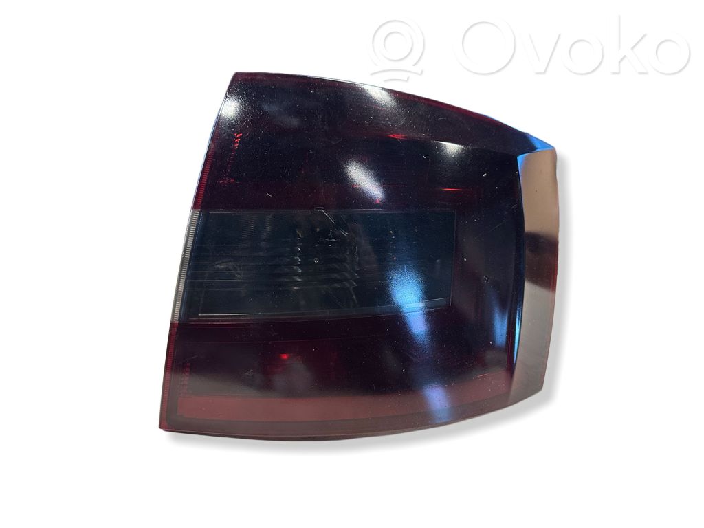 Skoda Rapid (NH) Lampă spate în caroserie 
