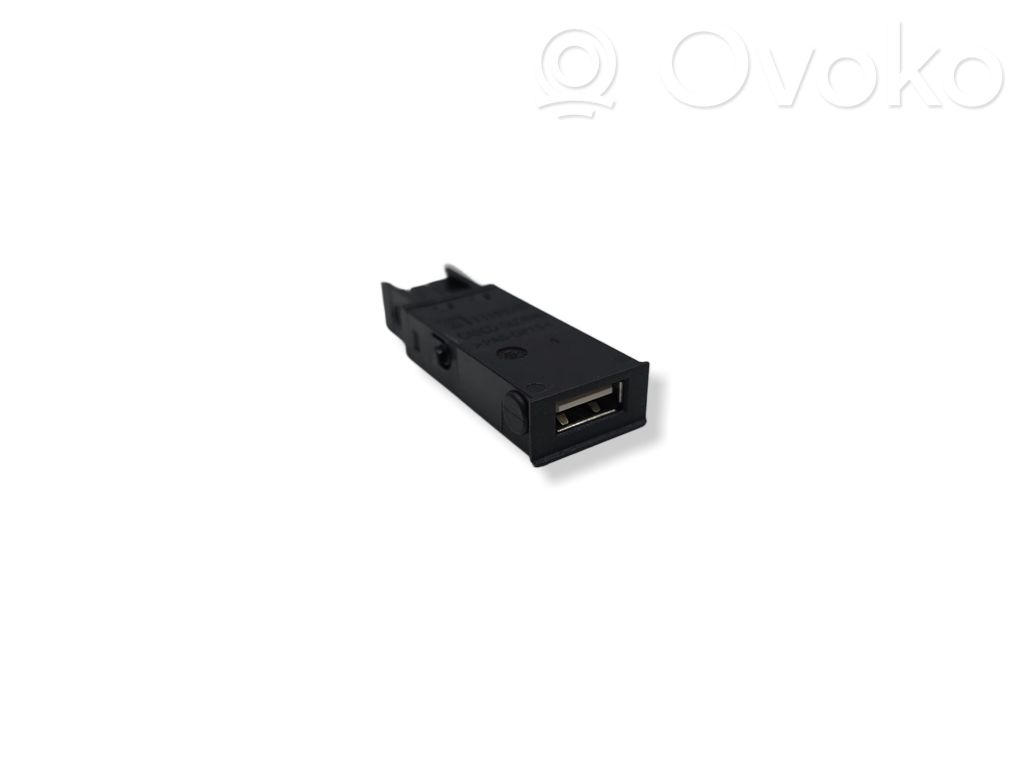 Enchufe conector USB   13348688,13349323