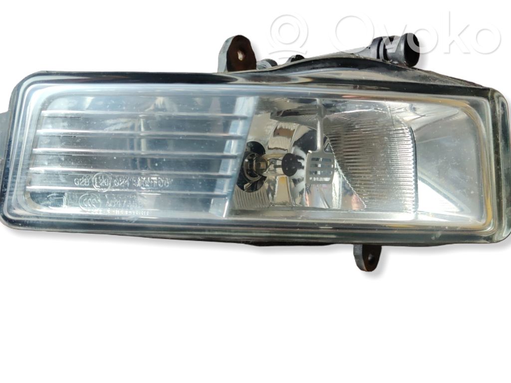 Miglas lukturis priekšā   4F0941700A