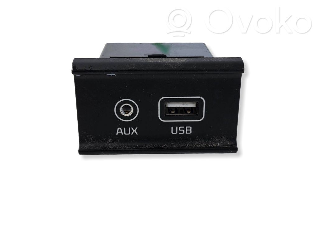 KIA Sportage Enchufe conector entrada auxiliar 