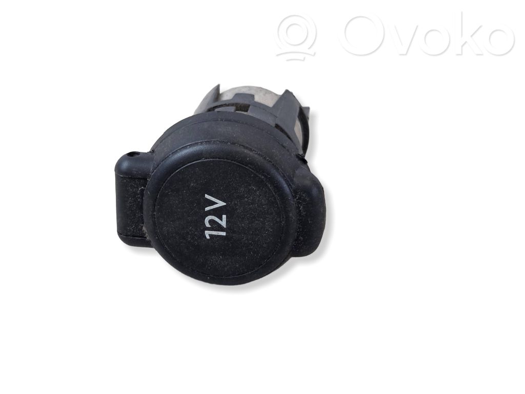 Citroen C4 II Picasso 12V Steckdose vorne 
