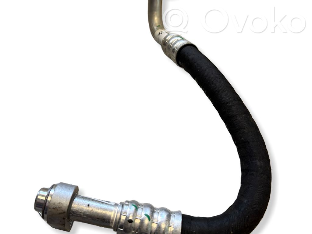 BMW i4 Ilmastointilaitteen putki (A/C) 