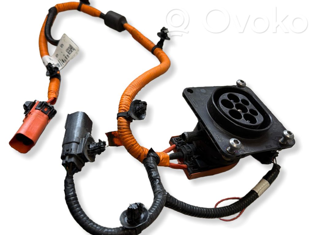 Ford Kuga III Gniazdo ładowania samochodu elektrycznego 