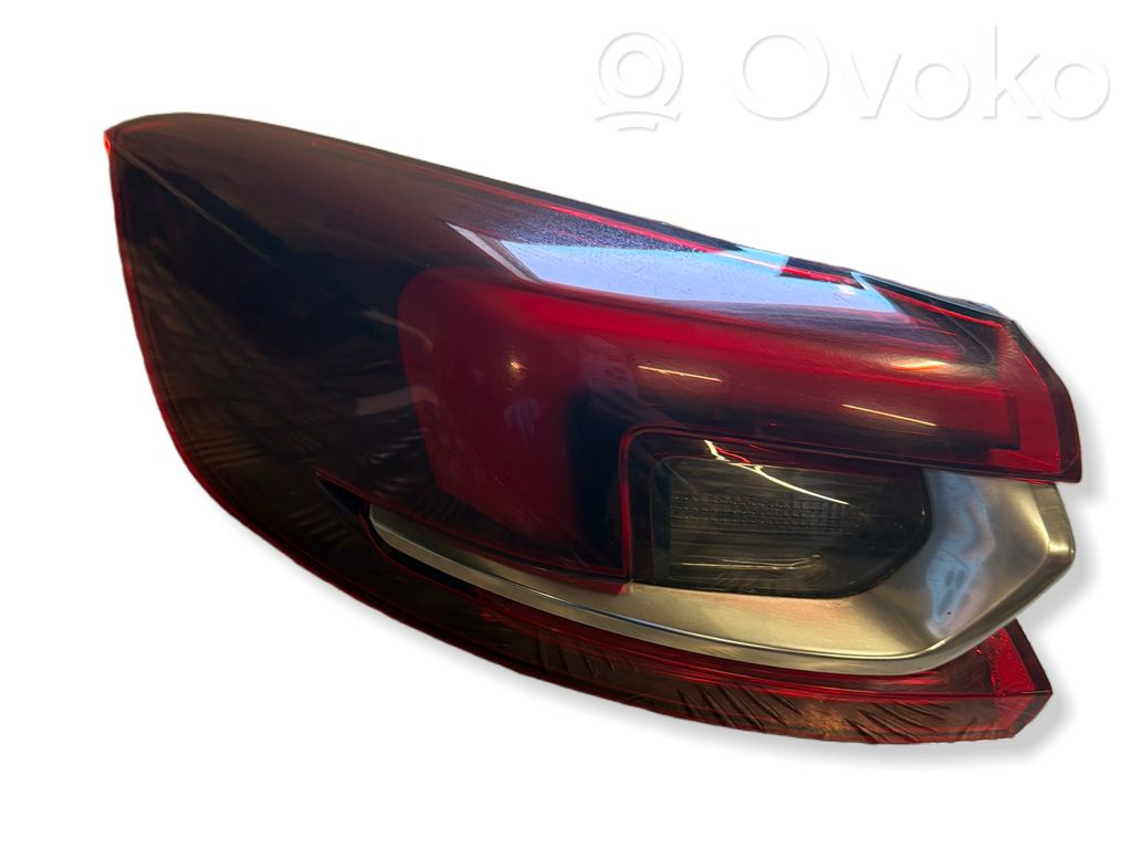 Opel Insignia B Aizmugurējais lukturis virsbūvē 