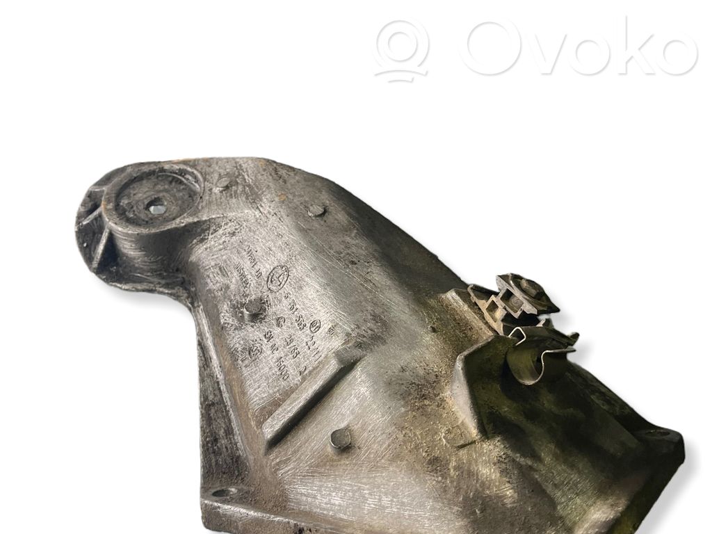 BMW X5 E53 Engine mounting bracket 