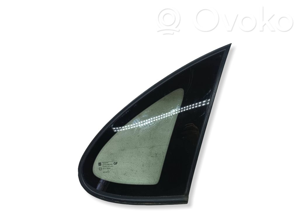 Opel Vectra B Szyba karoseryjna tylna 