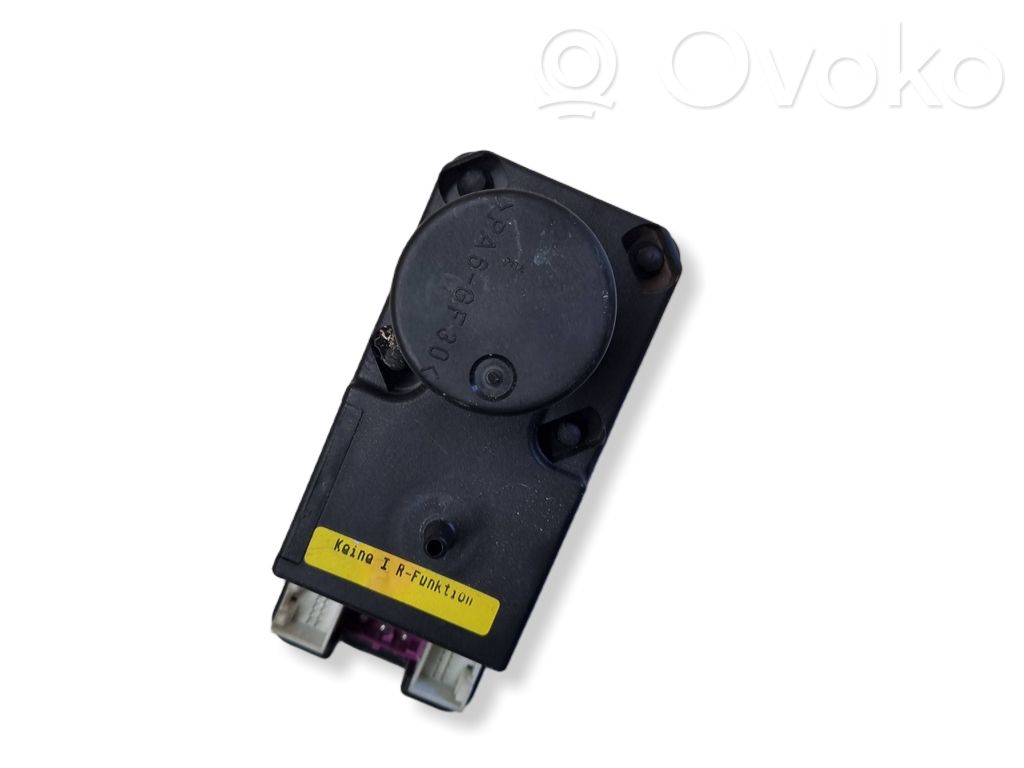 Audi A6 S6 C5 4B Central locking vacuum pump 