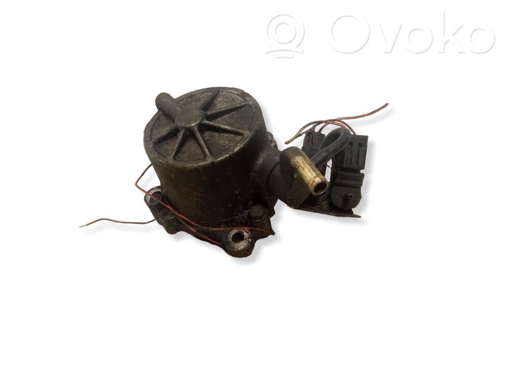 Mazda 323 F Bomba de vacío 