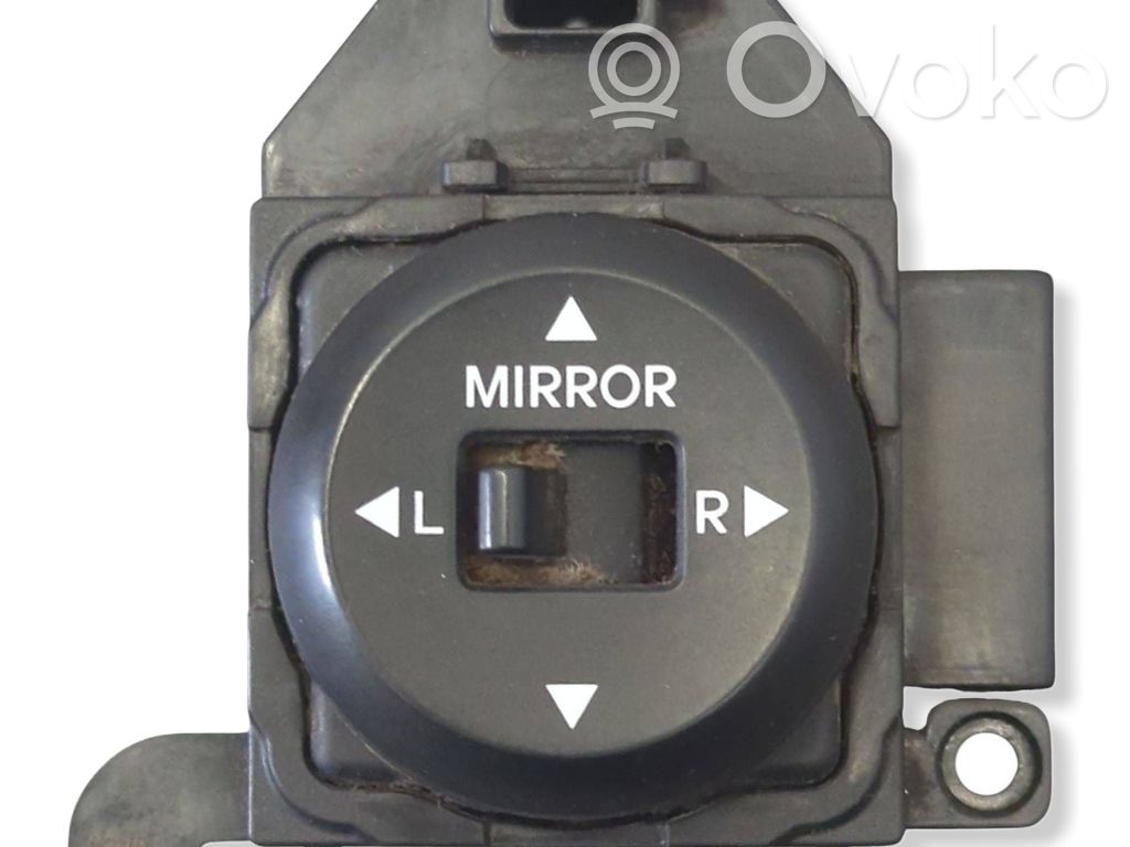 Wing mirror switch   MRR0R,M1RR0R