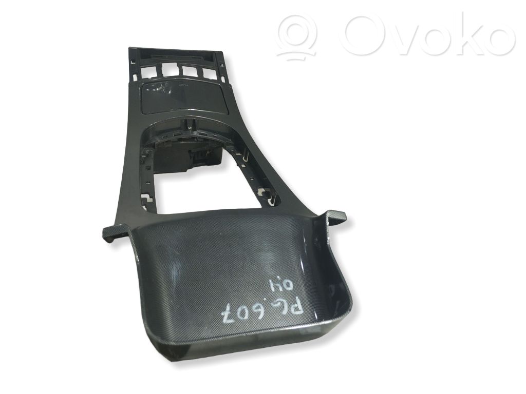 Peugeot 607 Consola de plástico de la palanca de cambios 