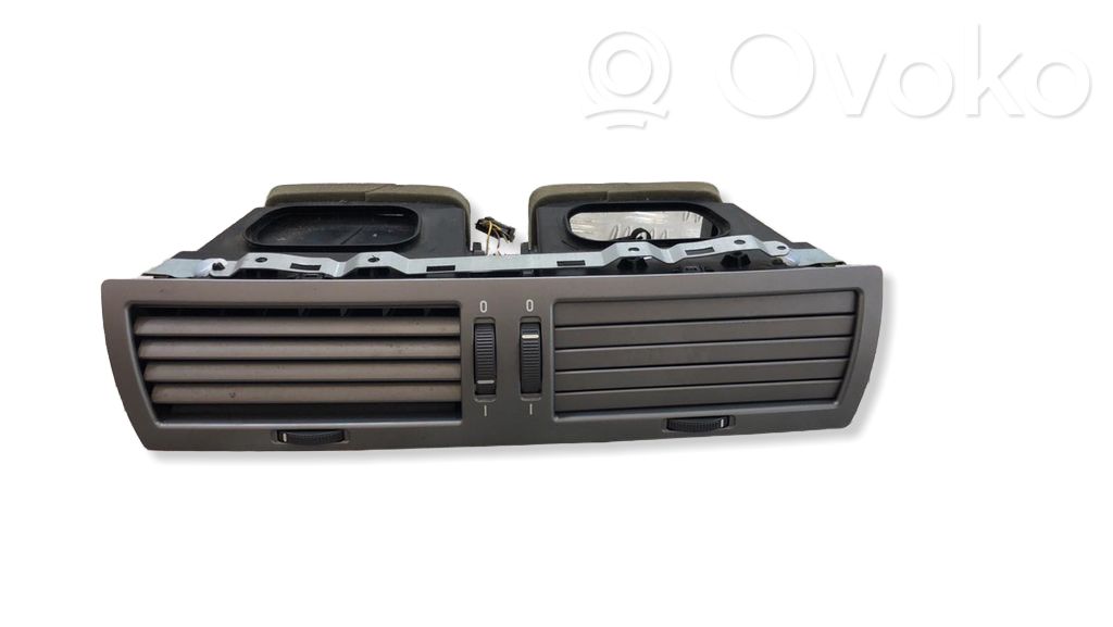 BMW 7 E65 E66 Centrinės oro grotelės 