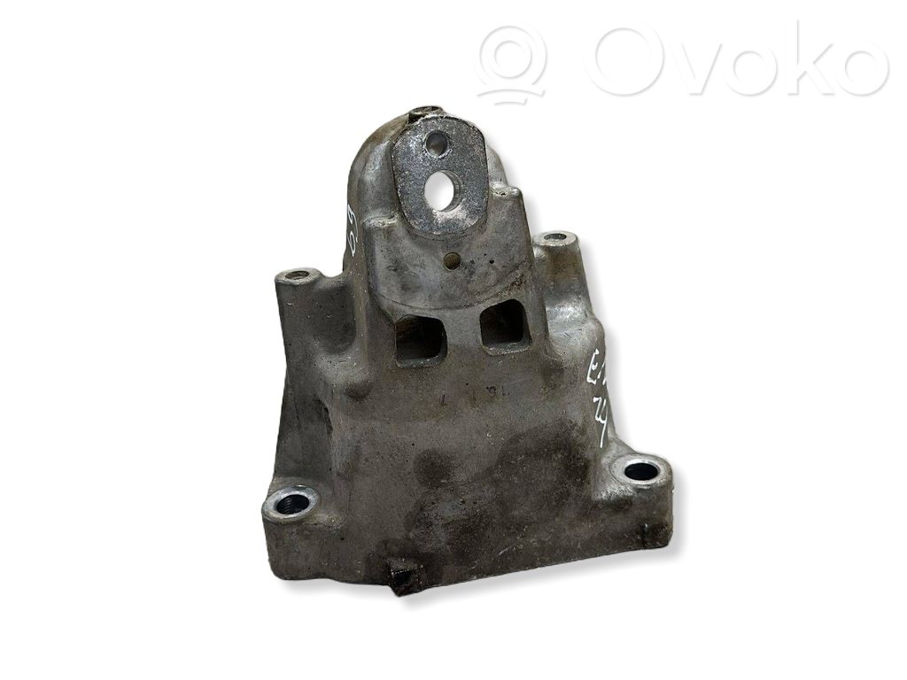 Engine mounting bracket   36040