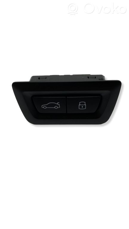 BMW X3 G01 Tailgate/boot open switch button 