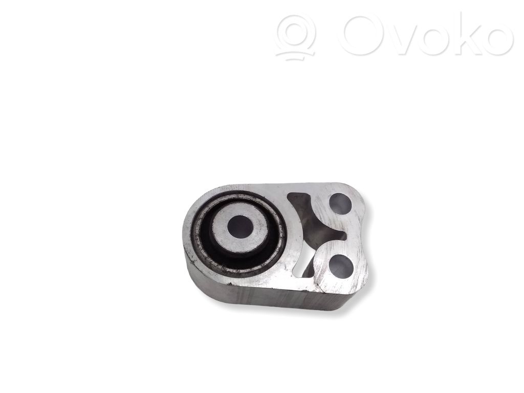 Volvo XC40 Engine mount bracket 
