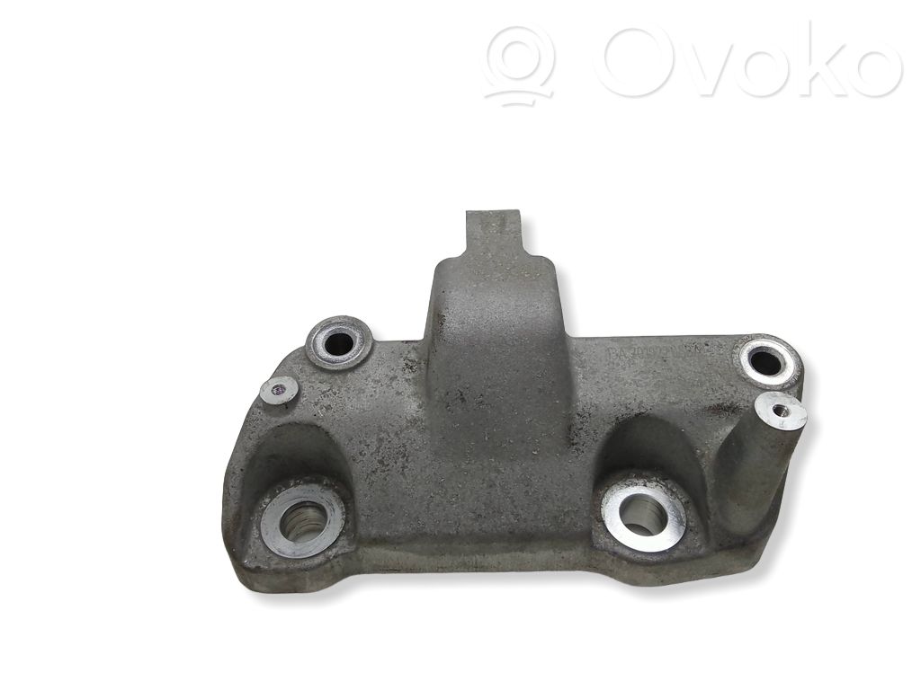 Volvo XC40 Engine mounting bracket 