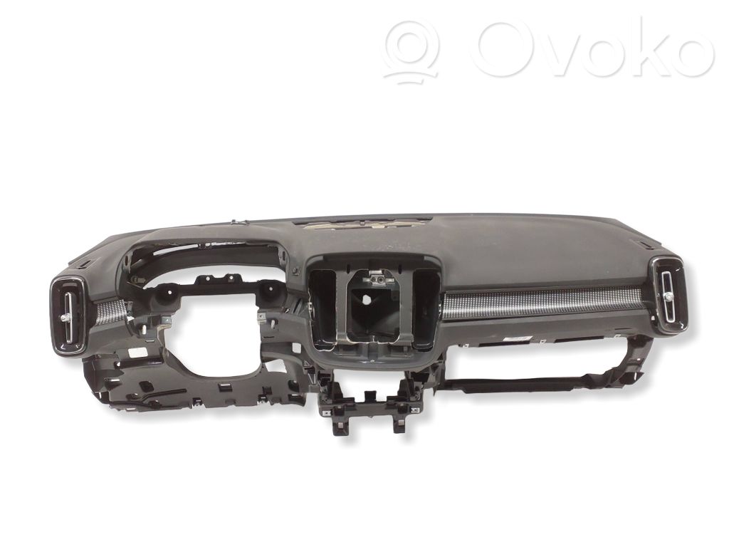 Volvo XC40 Панель 