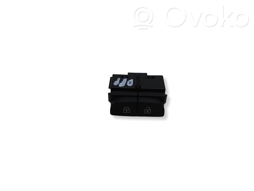 Volvo XC40 Central locking switch button 