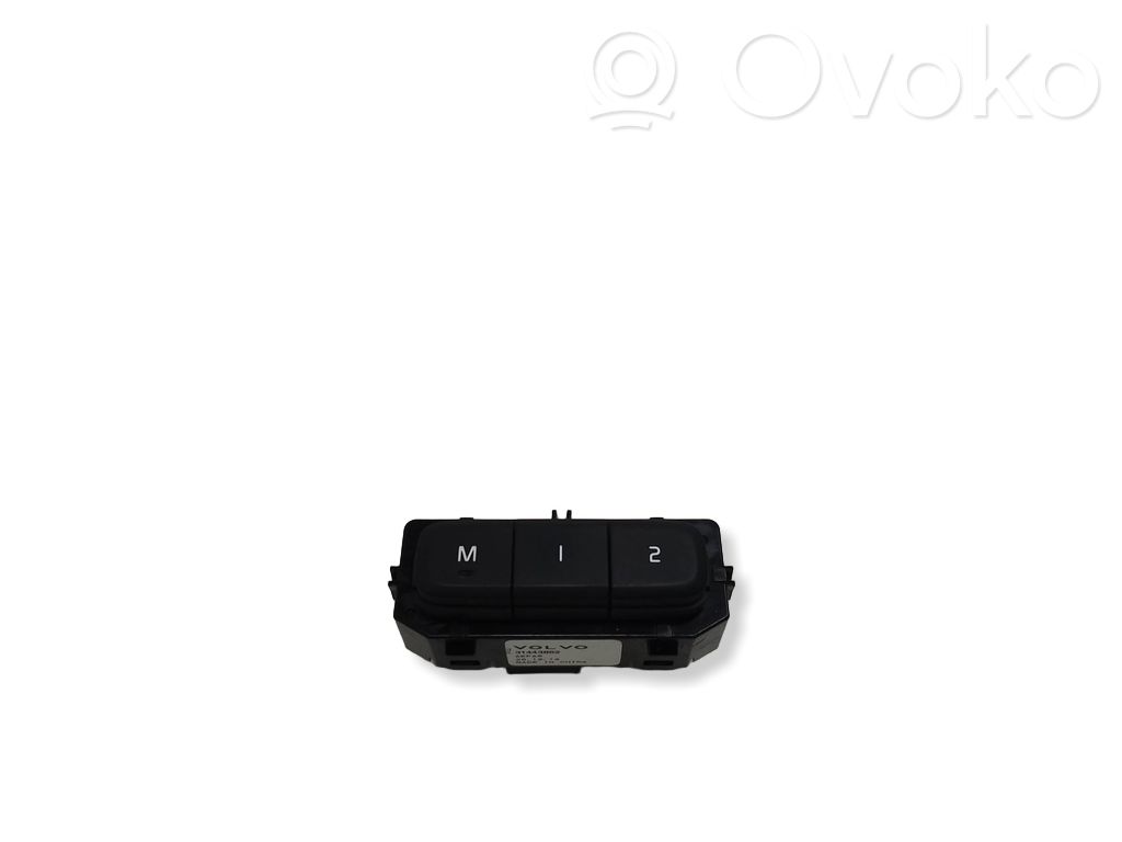 Volvo XC40 Przyciski pamięci fotela 