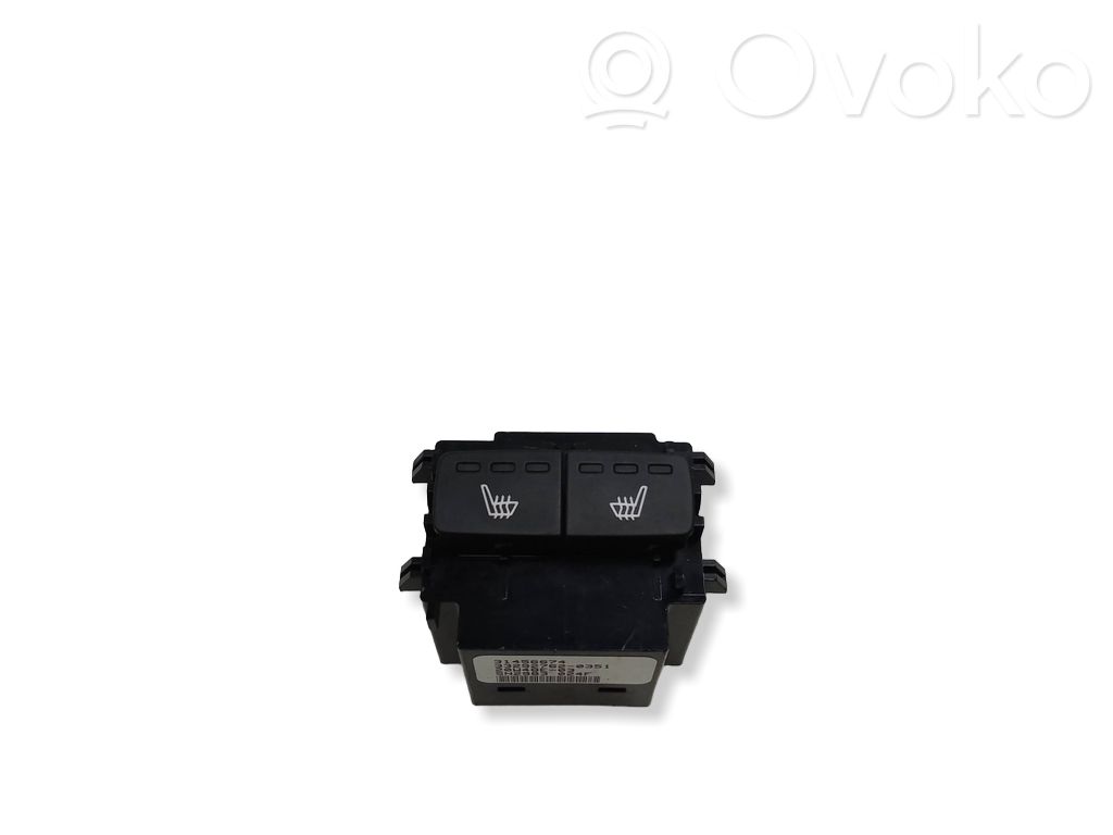 Volvo XC40 Seat heating switch 