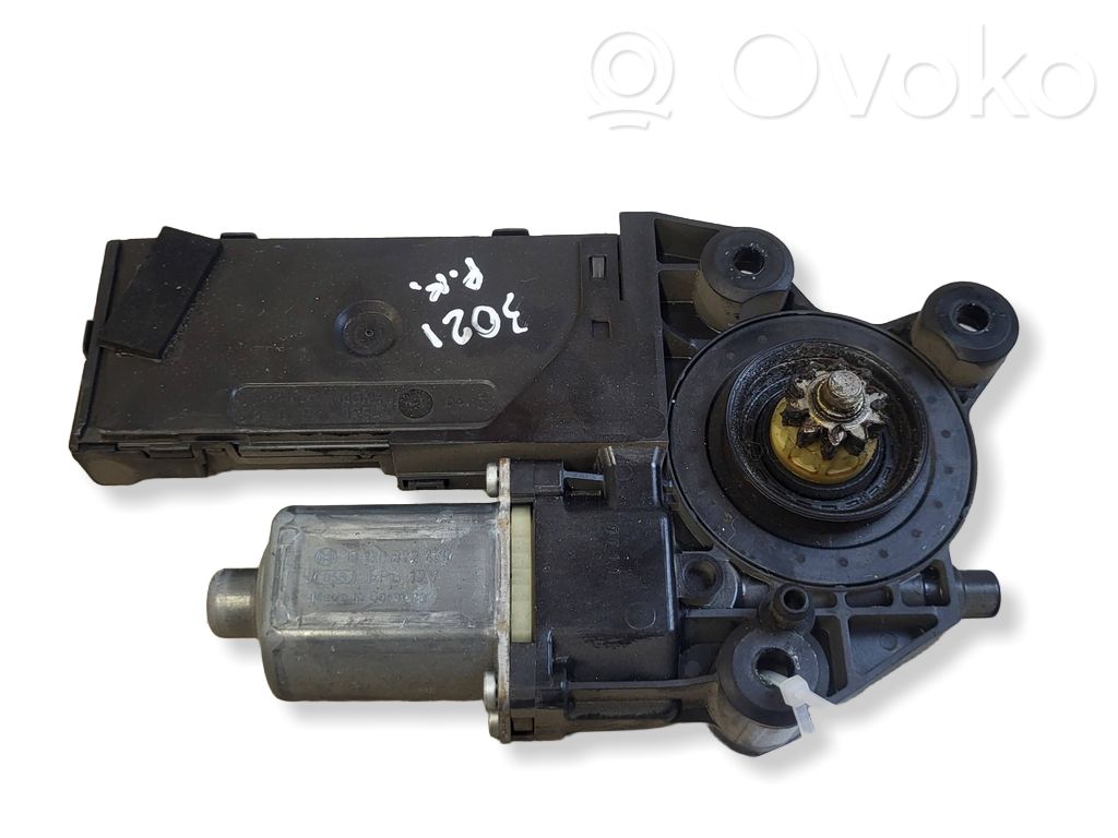 Renault Megane III Silnik regulatora szyby drzwi przednich 