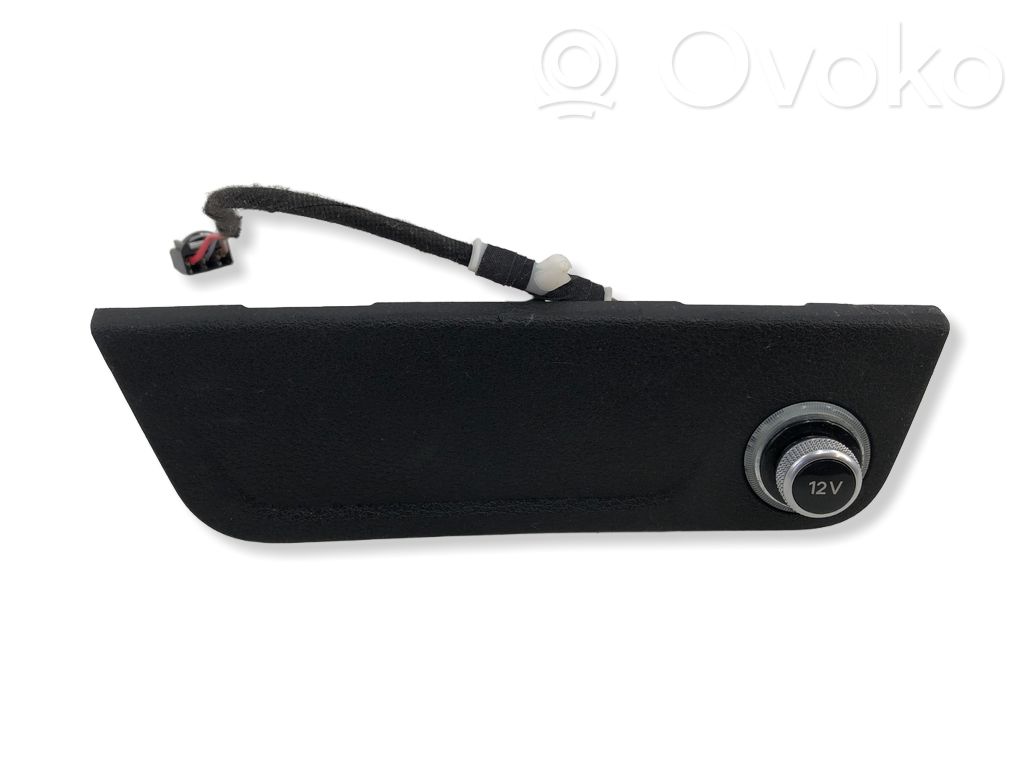 Audi Q2 - Enchufe de 12V (delantero) 