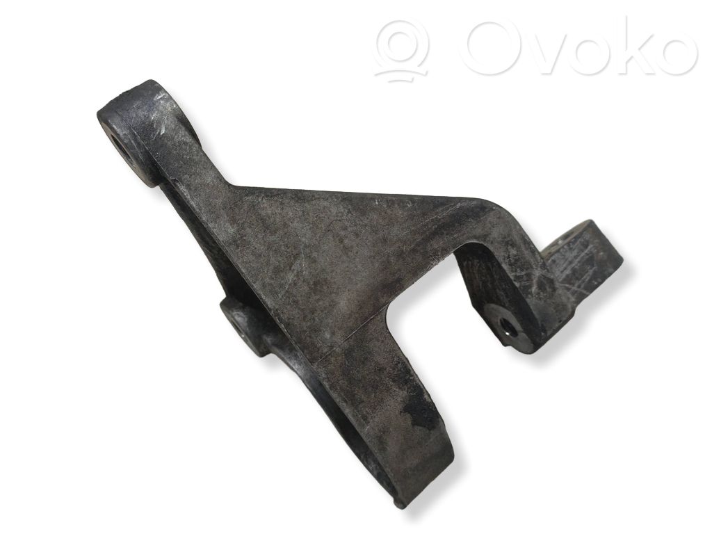 Engine mounting bracket   98AB6P093AD