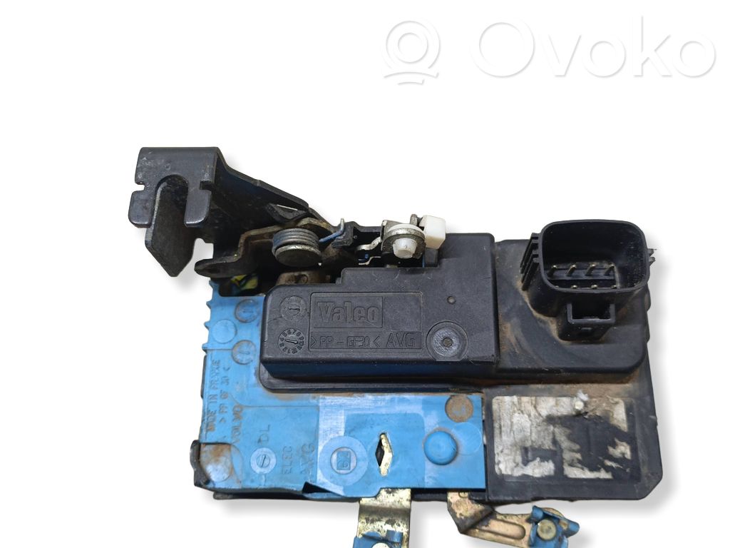 Volvo V70 Front door lock 