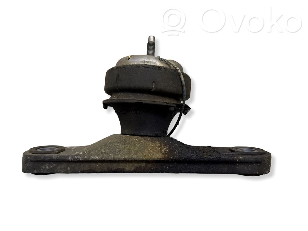Volvo V40 Engine mount bracket 