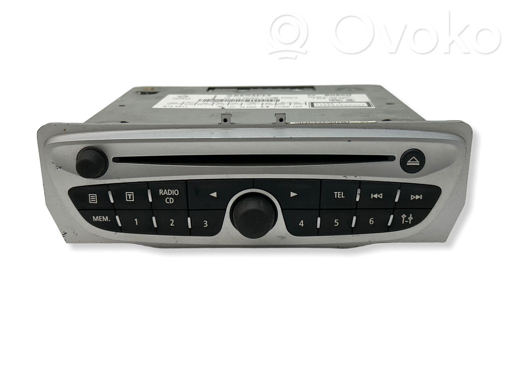 Renault Megane III Panel / Radioodtwarzacz CD/DVD/GPS 