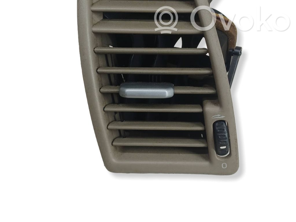 Volvo XC90 Dashboard side air vent grill/cover trim 