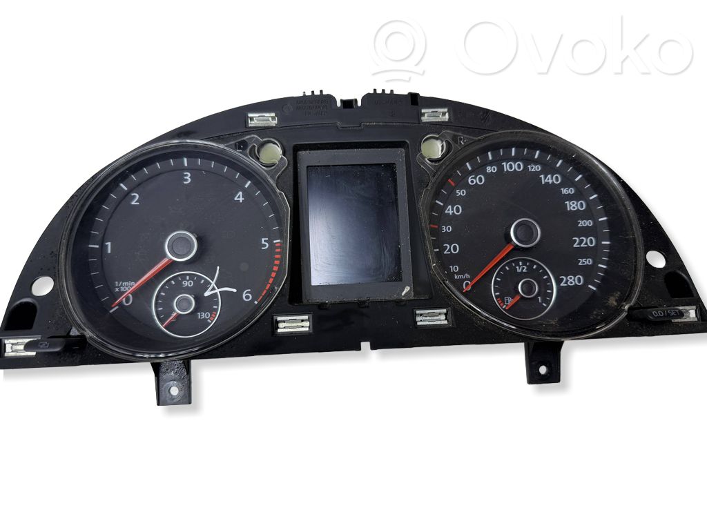 Volkswagen PASSAT CC Speedometer (instrument cluster) 