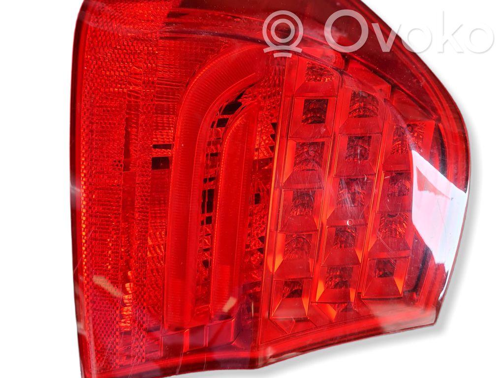 Rear/tail lights   7289429