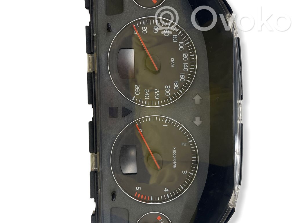 Volvo V70 Speedometer (instrument cluster) 