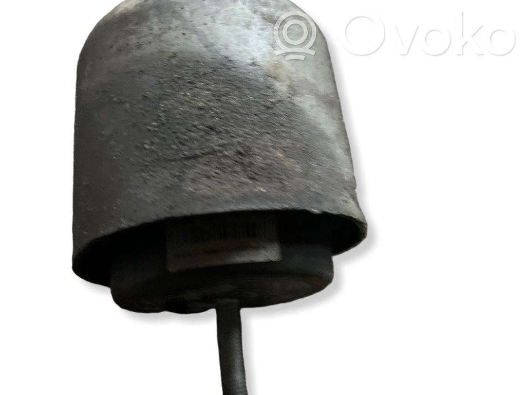 Engine mount bracket   3D0199381T