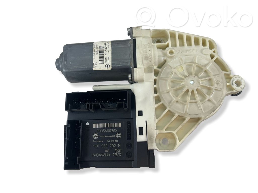 Volkswagen PASSAT B6 Silnik regulatora szyby drzwi przednich 