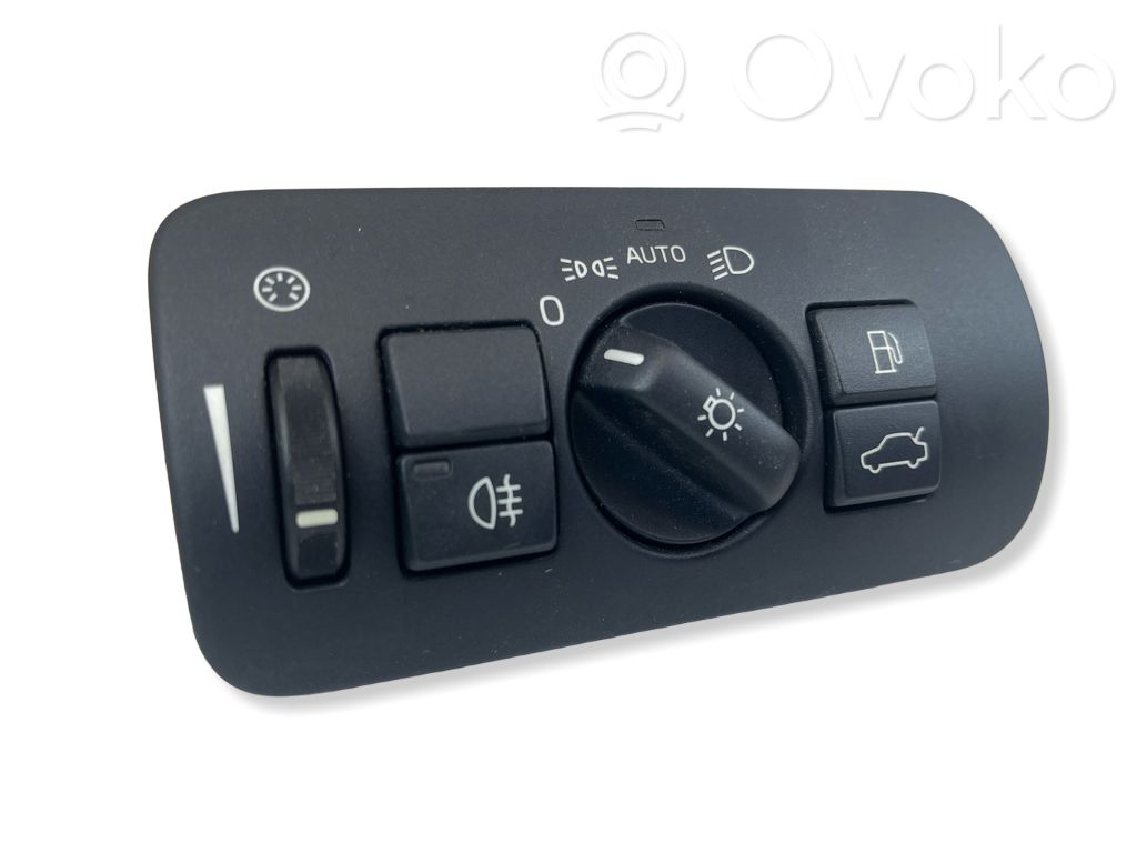 Light switch   30739428