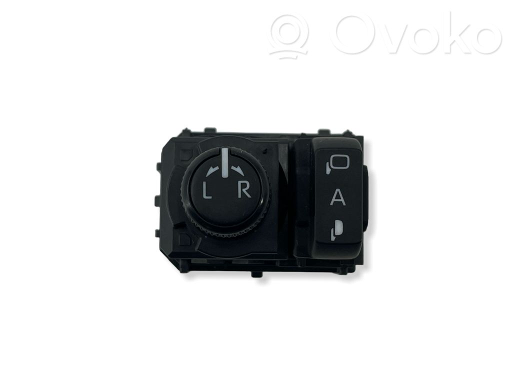Toyota Yaris XP210 Wing mirror switch 
