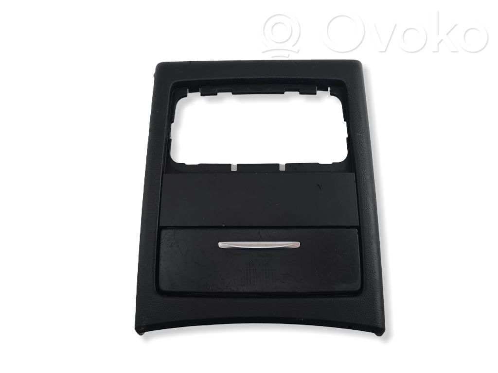Ashtray (rear)   7139048,81333,E116234240