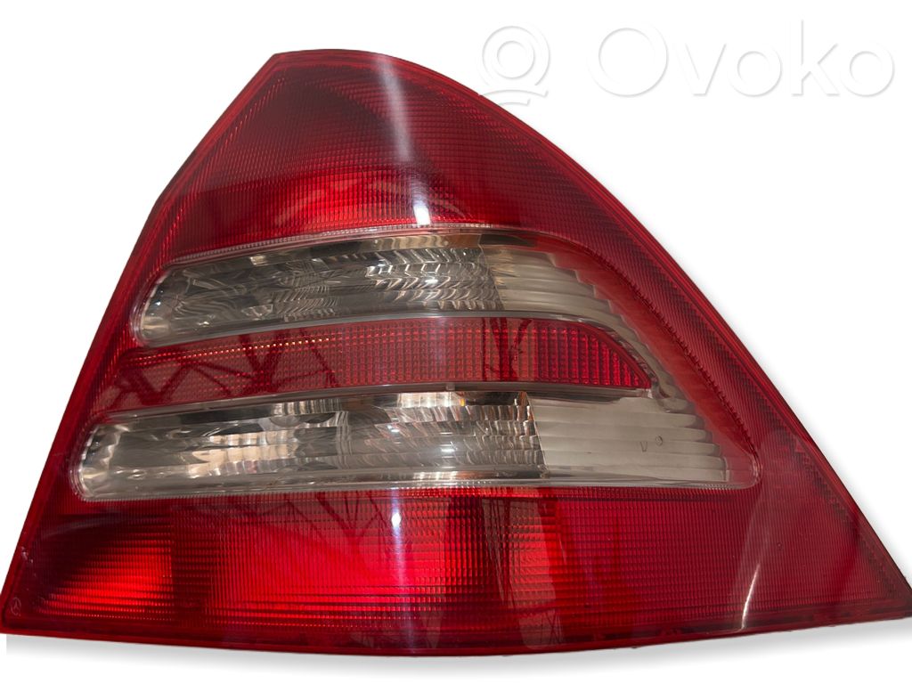 Mercedes-Benz C W203 Lampa tylna 