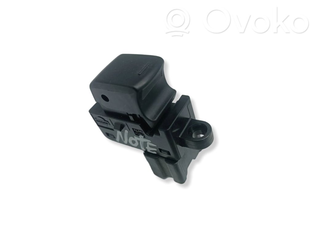 Nissan Note (E11) Electric window control switch 