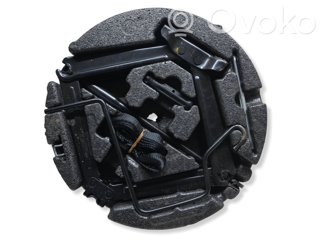 Opel Astra J Tool set 