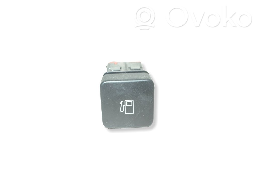Citroen DS4 Fuel tank opening switch 