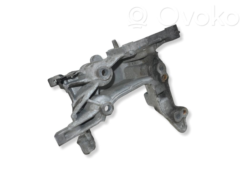 Peugeot 208 I Engine mounting bracket 