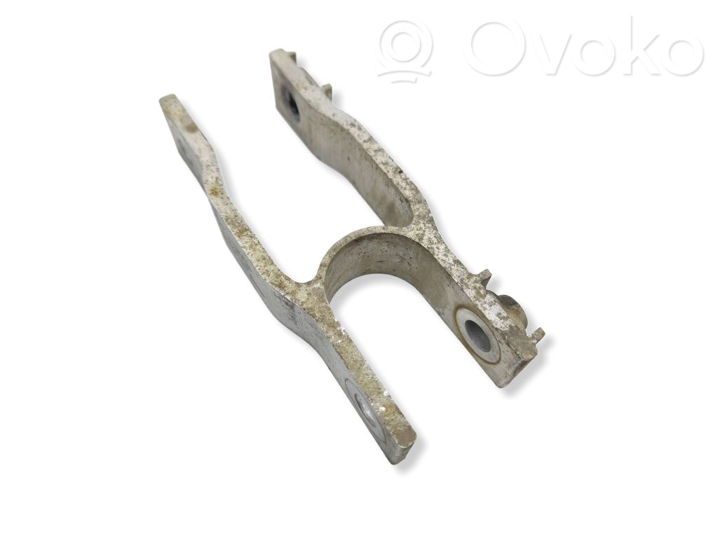 Volvo V40 Gearbox mounting bracket 