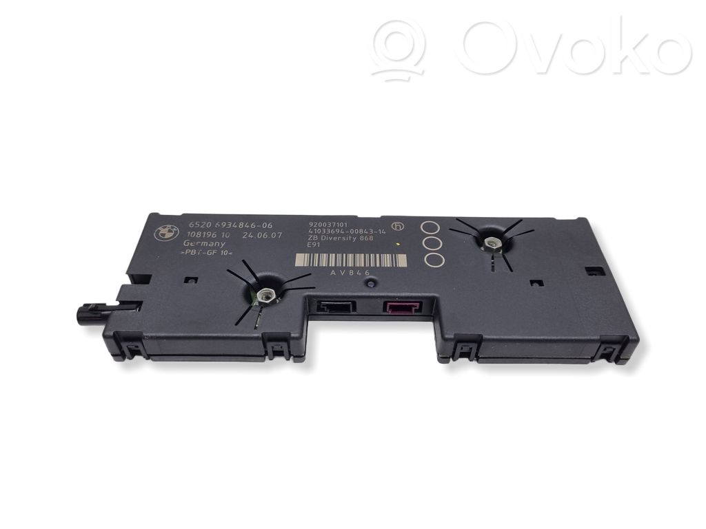 BMW 3 E90 E91 Aerial antenna amplifier 