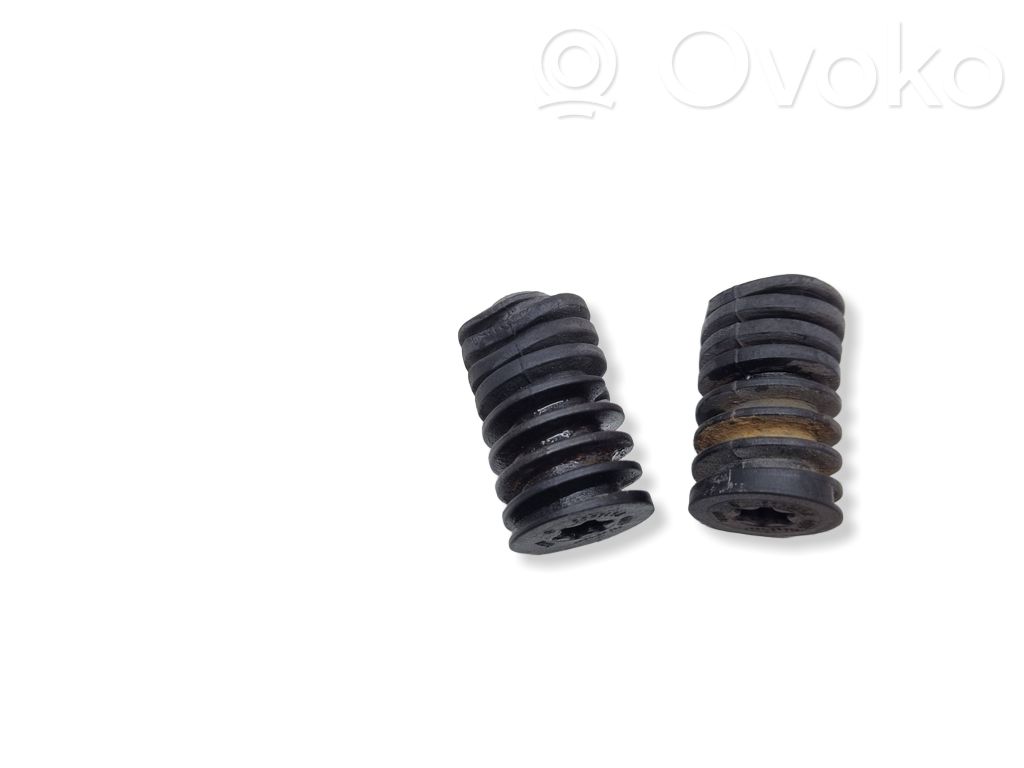 BMW 1 E81 E87 Radiator mount bracket 