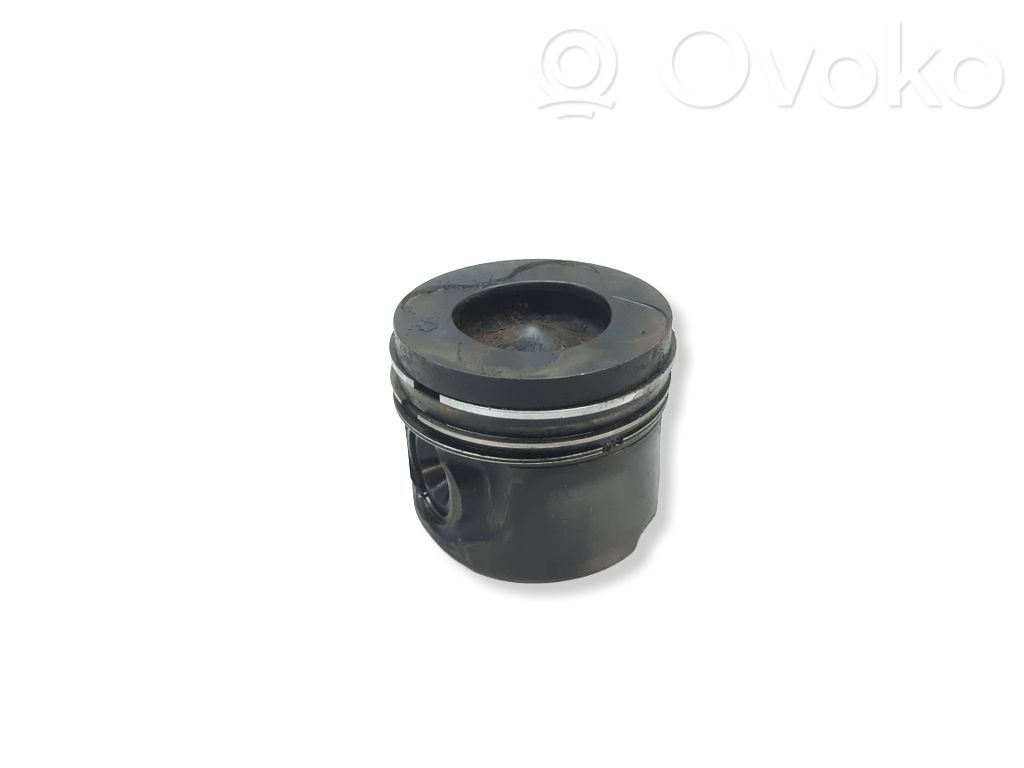 BMW X5 E70 Piston 