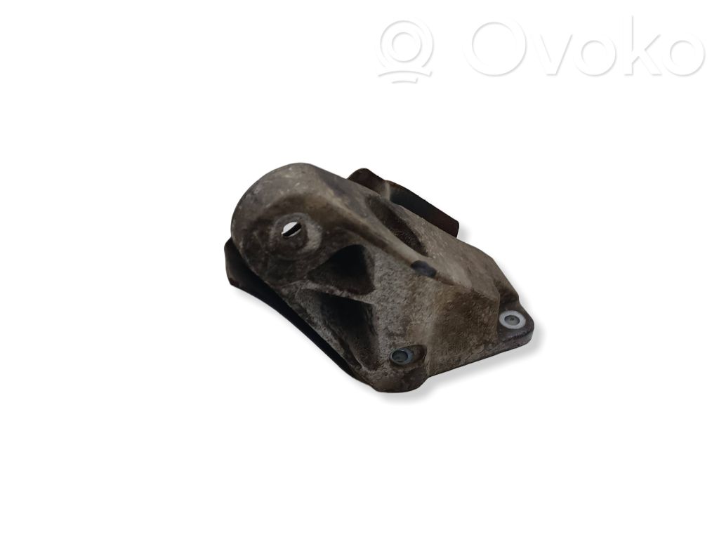BMW X3 E83 Engine mounting bracket 
